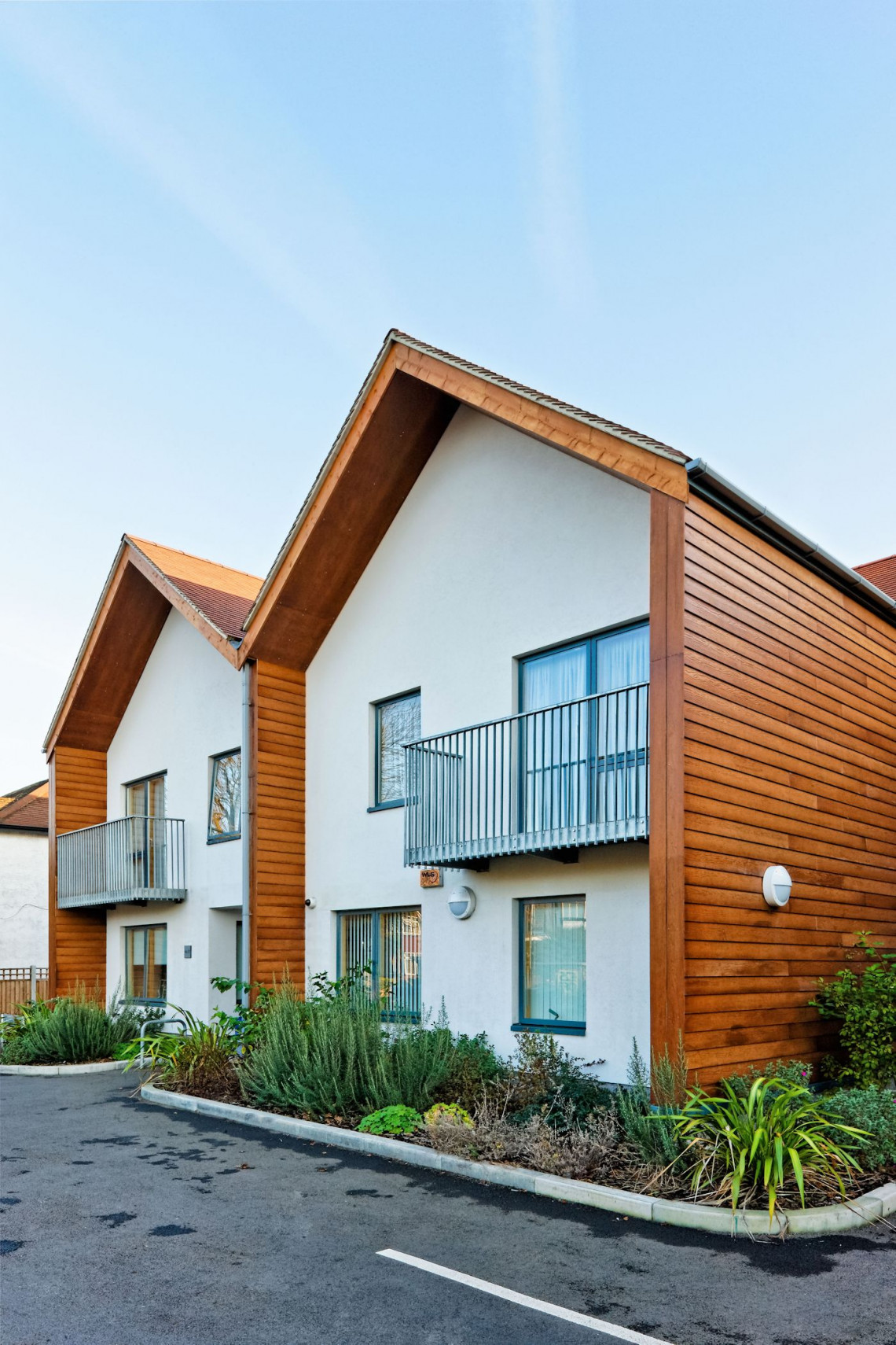 Tudor Gardens, Brent
